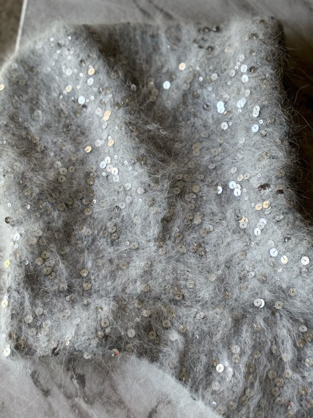 NWOT LE PETIT AGNEAU Sequin Detail Gray Hood Scarf Cashmere & Angora O/S - Picture 3 of 13